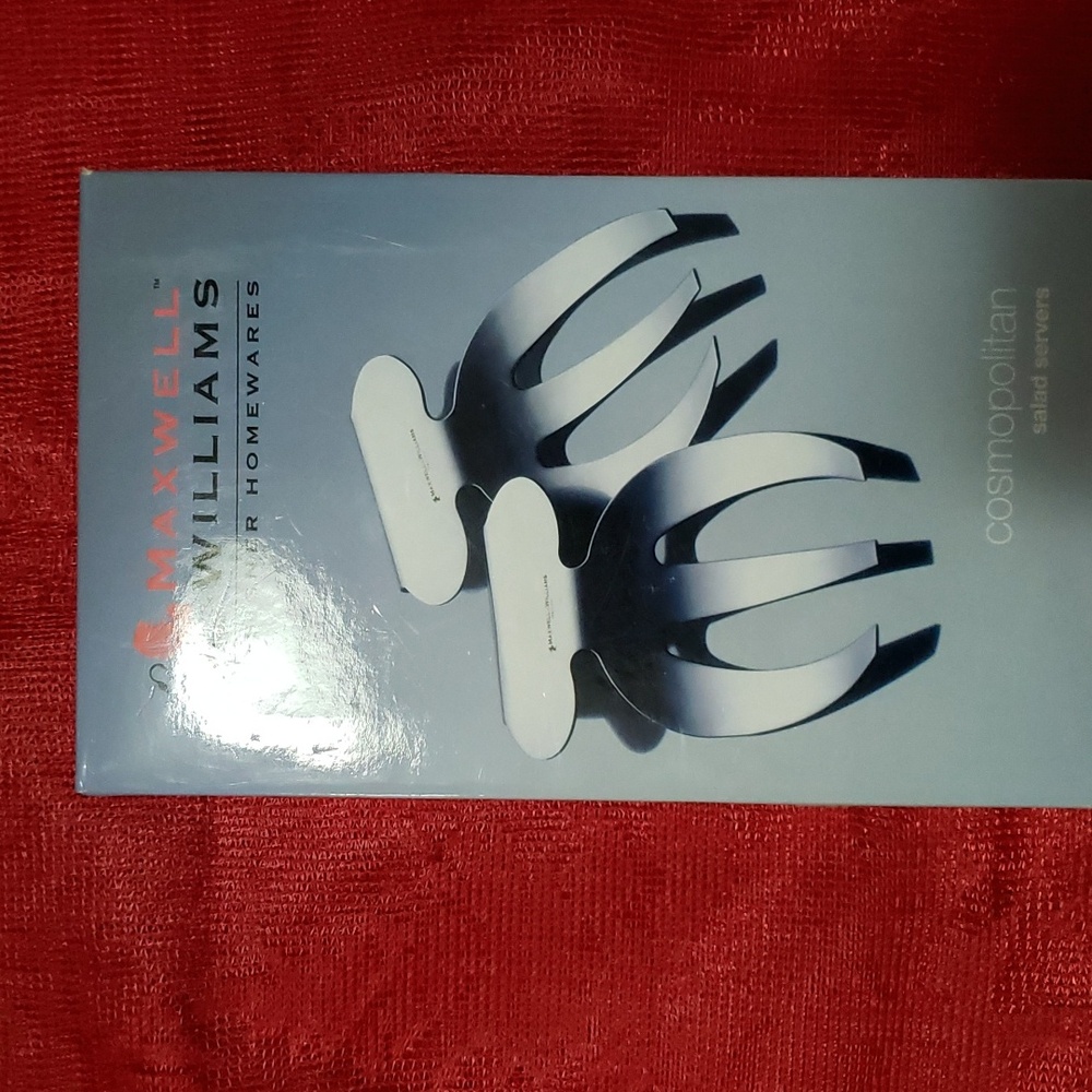 Maxwell Williams Designrr Homewars Cosmo Two-Piece Salad Hands Set.  Servers